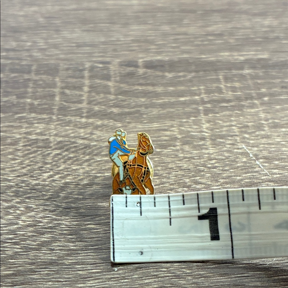 Vintage Rodeo Cowboy Enamel Pin - Picture 3 of 8